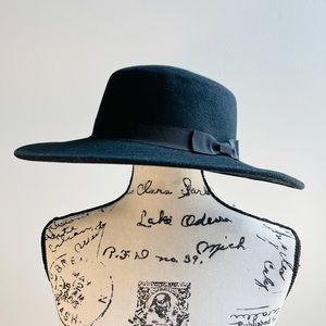 Womens H&M Fedora one size.